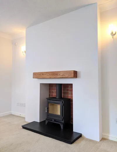 2778 Chesney_s Salisbury 5, Riven slate hearth, oak beam in a false chimney, insullated flue